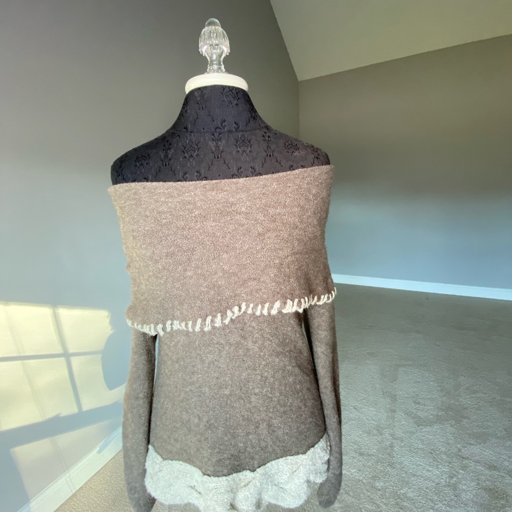 Anthropologie Sleeping on Snow Pullover Sweater. Size Small.